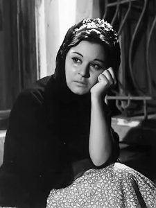 سعاد حسني بالحجاب