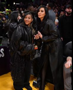 كيم كارداشيان مع ابنتها نورث