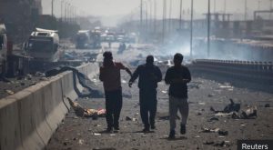 للمعلومية: يقع الميناء على مسافة 23 كيلومترا غرب بندر عباس، وعلى مضيق هرمز الذي يمر عبره خُمس إنتاج النفط العالمي