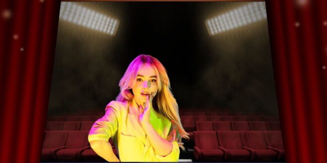 النجمة سابرينا كاربنتر تفاجئ جمهورها بأغنية عيد الميلاد