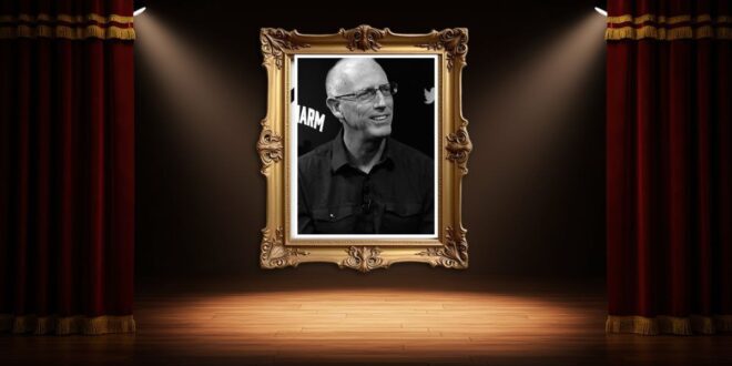 وفاة سكوت آدامز عن عمر 68 عامًا بعد صراع مع المرض