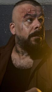 حين تتكلم العيون بدل الكلمات… منذر رياحنة يصنع وجعًا حيًّا في “أعوام الظلام”