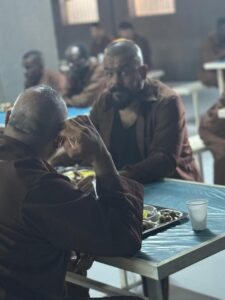 حين تتكلم العيون بدل الكلمات… منذر رياحنة يصنع وجعًا حيًّا في “أعوام الظلام”