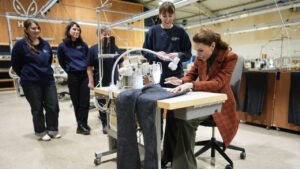 هدية كيت ميدلتون للأمير ويليام من صنع يدها ؟