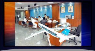 ازدحام أمام مكتب الخطوط الجوية الكويتية في مجمع الأفنيوز بعد إعادة فتح المطار