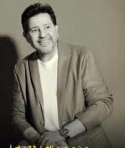 وصول جثمان هاني شاكر إلى القاهرة واستعدادات مهيبة للوداع