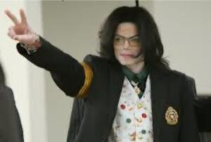 ما لم يعرضه فيلم مايكل … هل كان مايكل جاكسون ضحية روايات متناقضة أم اسمًا دُفع إلى قلب الاتهامات؟