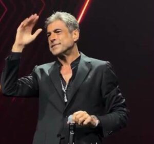 من “الهوا هوايا” إلى “ردّوا يا هوى” لماذا اختار الغناء العربي الهواء ليحكي الحب؟