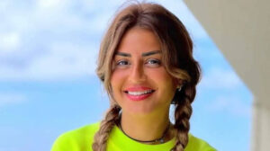 الفنانة منة فضالي تحسم الجدل حول مسلسل عيلة تعمل عمايل