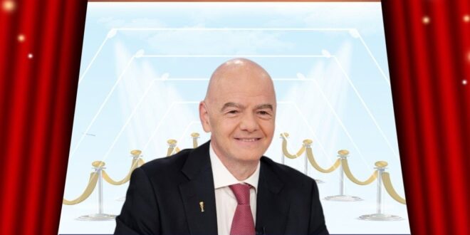 جياني إنفانتينو يرفع علم لبنان وابنته تدعم المغرب