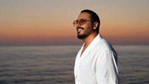 رامي عياش … الفنان الذي لا يغيّر أغنيته، بل يغيّر الزمن كله