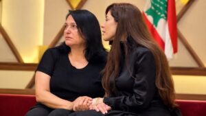 حضور السيدة الأولى في عزاء والد عبير نعمة.. ومواقف مؤثرة جمعت أهل الفن